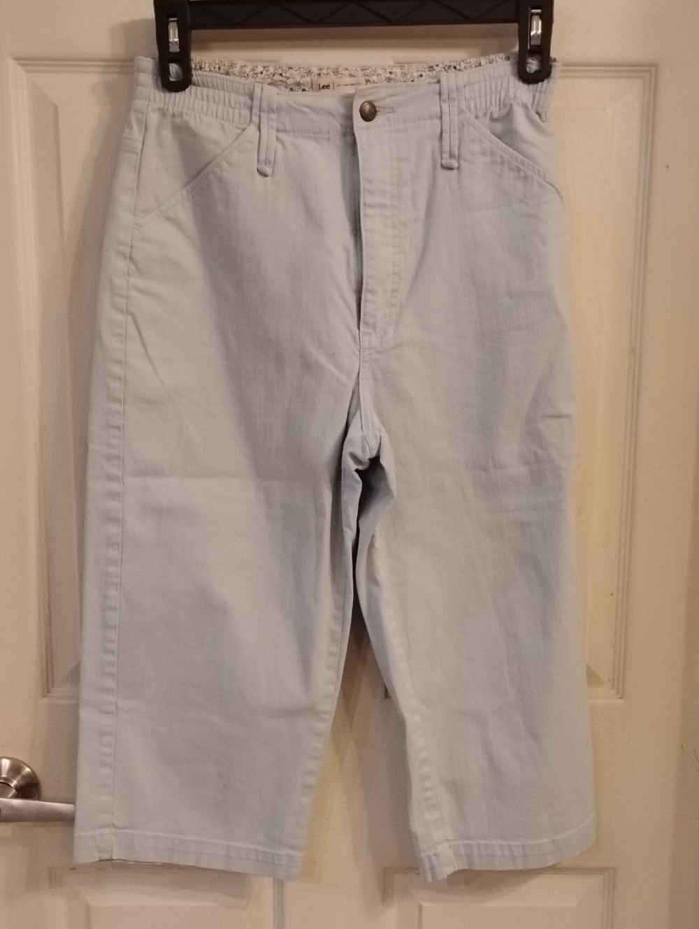 Lee At The Waist Woman's Baby Blue With Elastic Waist Capris Pants, Size: 10 M